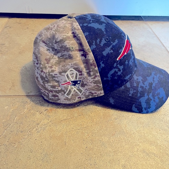 NFL Patriots XL shirt and M/L hat bundle! - Picture 9 of 11